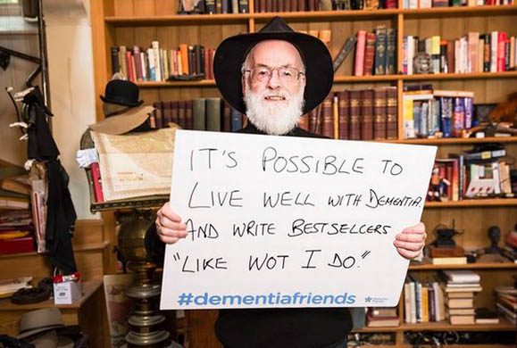 Πέθανε ο διάσημος συγγραφέας Sir Terry Pratchett