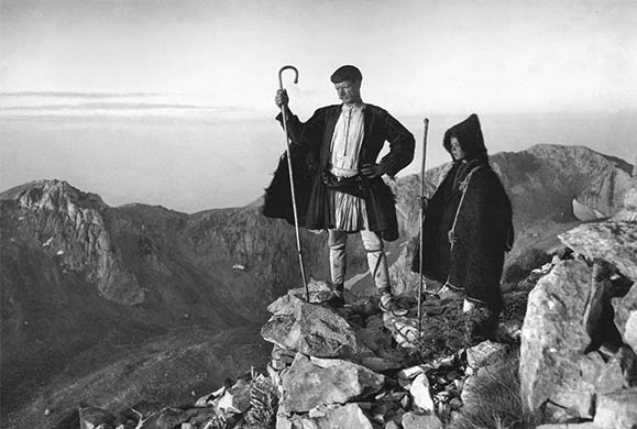 Ο τσοµπάνος, που πήγε στον Παράδεισο, τον λέγανε Μαυρογένη....