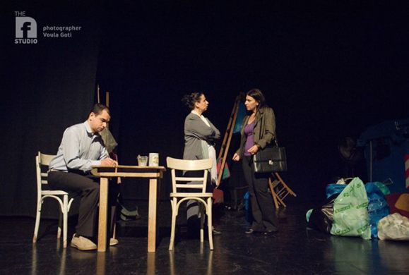 «Πλάτες μέσα στα σκουπίδια» του Κίμωνα Ρηγόπουλου