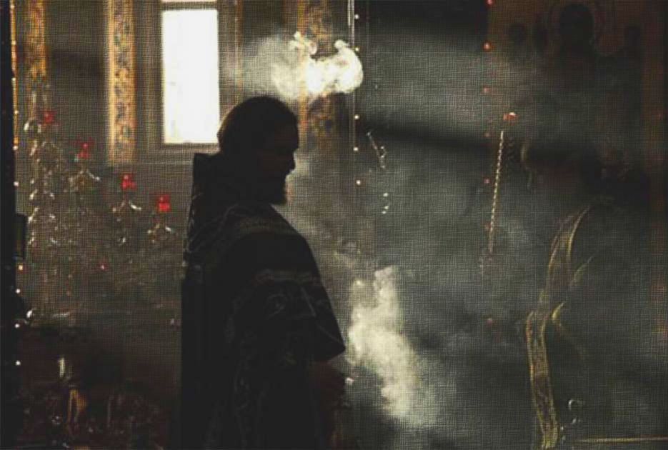 Αν θα έβλεπαν οι άνθρωποι με ποια δόξα λειτουργεί ο Ιερέας.....