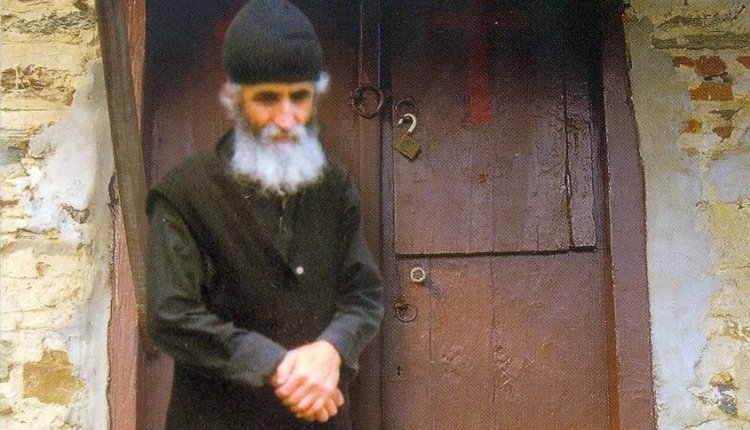 Άγιος Παΐσιος: «Την Αγία και Μεγάλη Εβδομάδα εάν θέλει κάποιος να νιώσει κάτι, δεν πρέπει να κάνει τίποτε άλλο εκτός από…»
