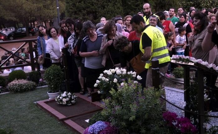 Χιλιάδες πιστοί προσκυνούν τον τάφο του Αγίου Γέροντος Παϊσίου(ωράριο και τηλέφωνα επικοινωνίας)