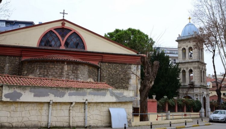 Όταν οι Τούρκοι προσκυνούν…τον Άγιο Παντελεήμων!
